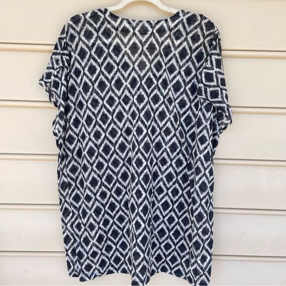 H&M Women's Top Black & White Geometric Print V-Neck Blouse Size L - Picture 3 of 7